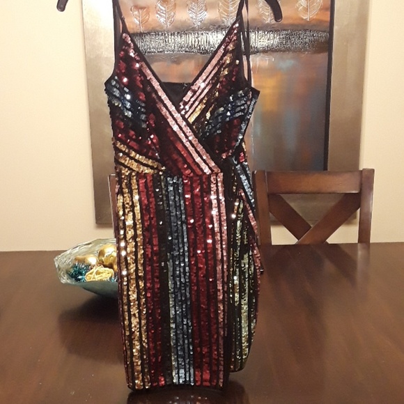 🎁SALE🎁BCBGMAXAZRIA Striped Sequin Wrap Dress - Picture 5 of 8